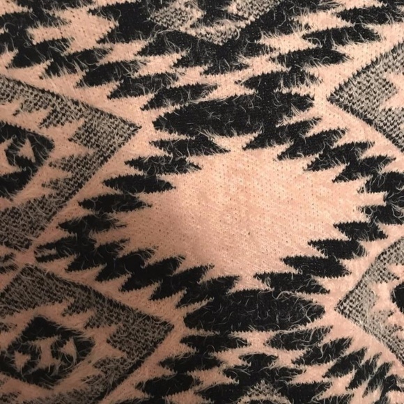 DENIM 24/7 PINK/BLACK FUZZY EYELASH PRINT SWEATER - Picture 7 of 7